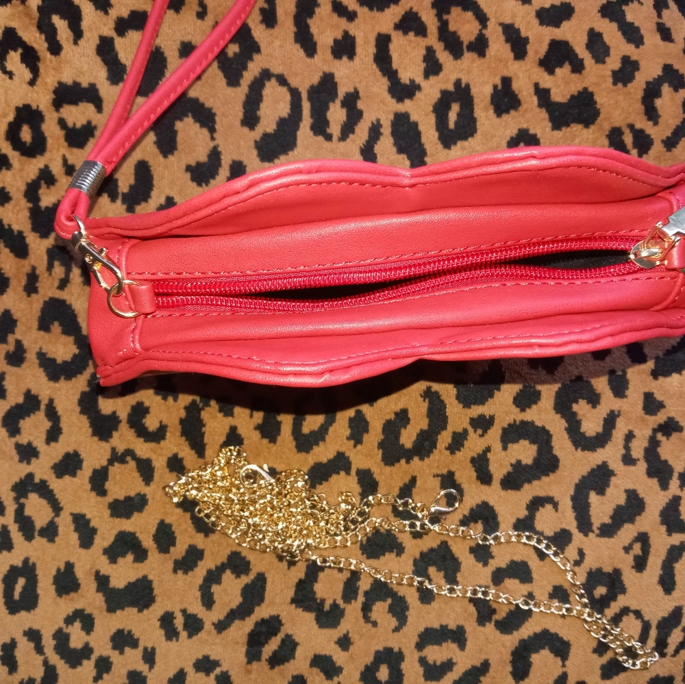 Red purse - Picture 2 of 4